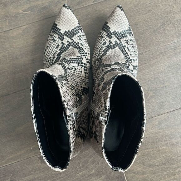 Marc Fisher Black and Tan snakeskin boots - Women’s 8.5 - Picture 4 of 7